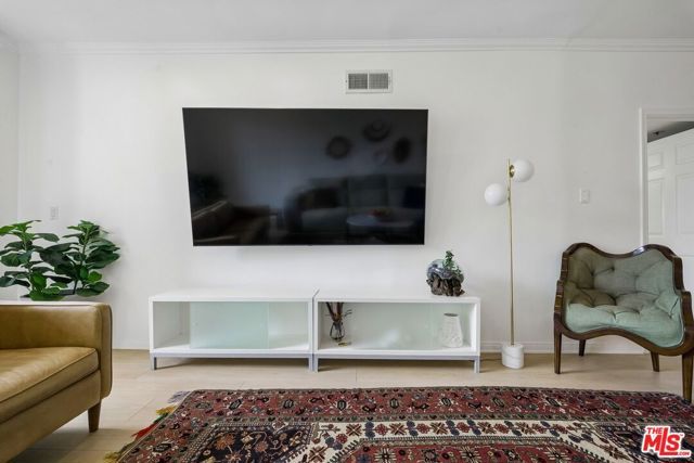 125 Montana Avenue 304, Santa Monica, CA 90403