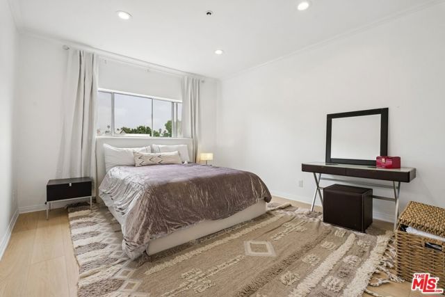 125 Montana Avenue 304, Santa Monica, CA 90403