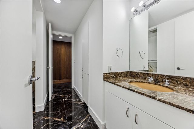 901 W 9th ST 401, Austin, TX 78703