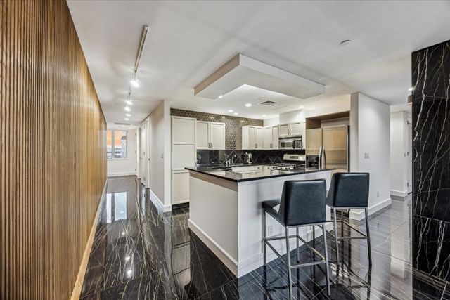 901 W 9th ST 401, Austin, TX 78703