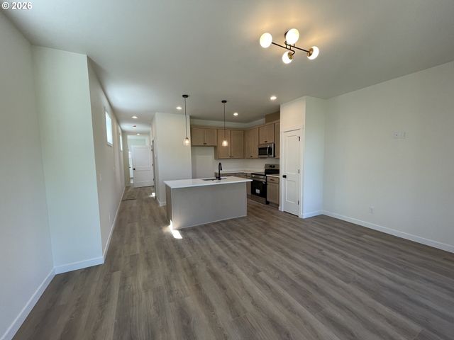 20761 Ne Thompson Ter, Fairview, OR 97024