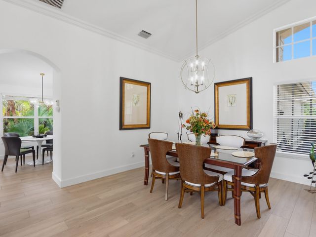 6839 Fiji Circle, Boynton Beach, FL 33437