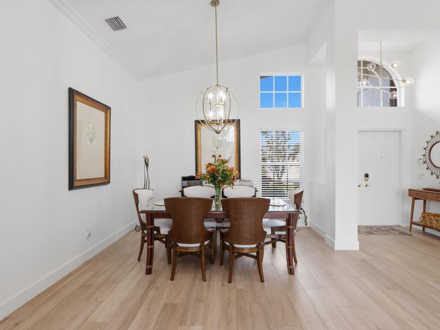 6839 Fiji Circle, Boynton Beach, FL 33437