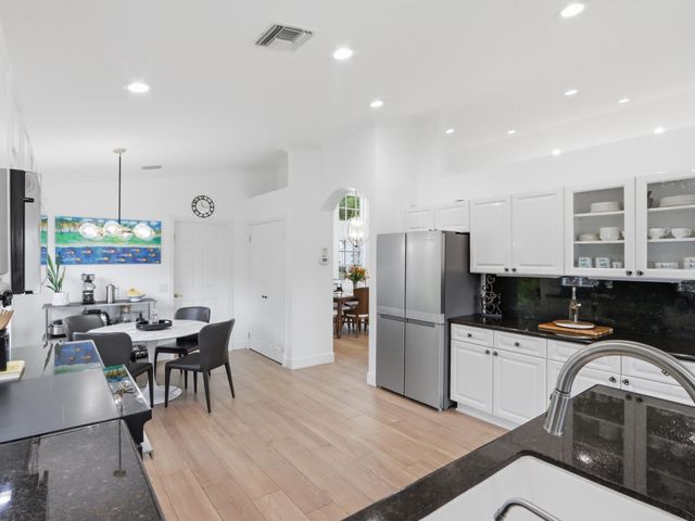 6839 Fiji Circle, Boynton Beach, FL 33437