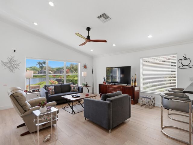 6839 Fiji Circle, Boynton Beach, FL 33437