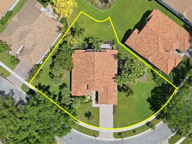 6839 Fiji Circle, Boynton Beach, FL 33437