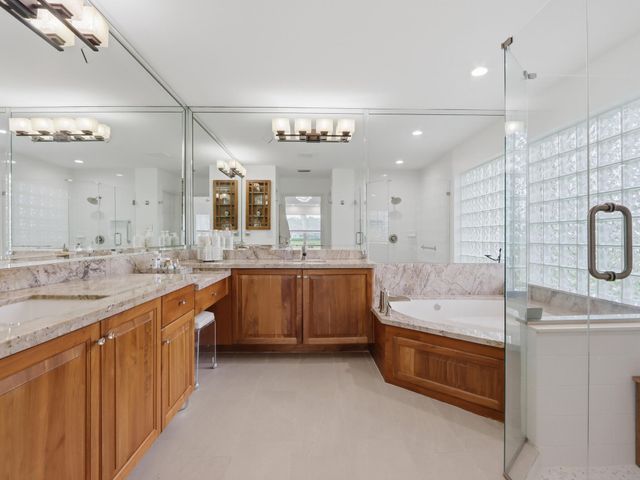 6839 Fiji Circle, Boynton Beach, FL 33437