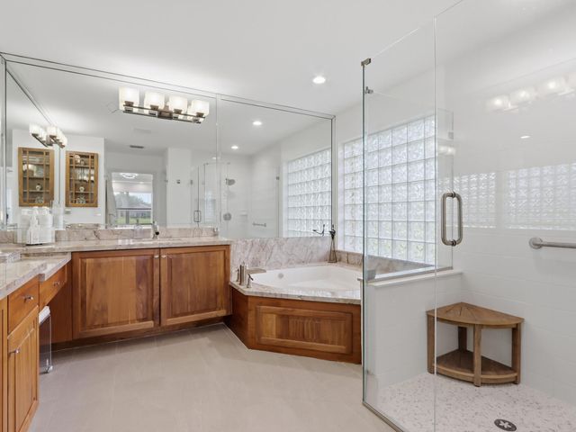 6839 Fiji Circle, Boynton Beach, FL 33437