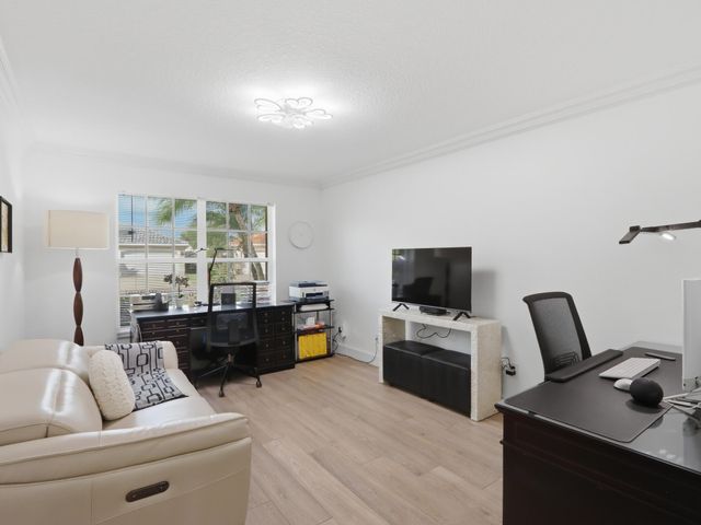 6839 Fiji Circle, Boynton Beach, FL 33437