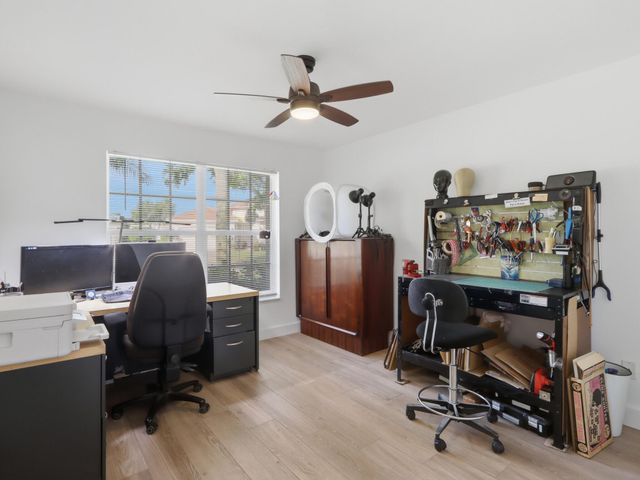 6839 Fiji Circle, Boynton Beach, FL 33437