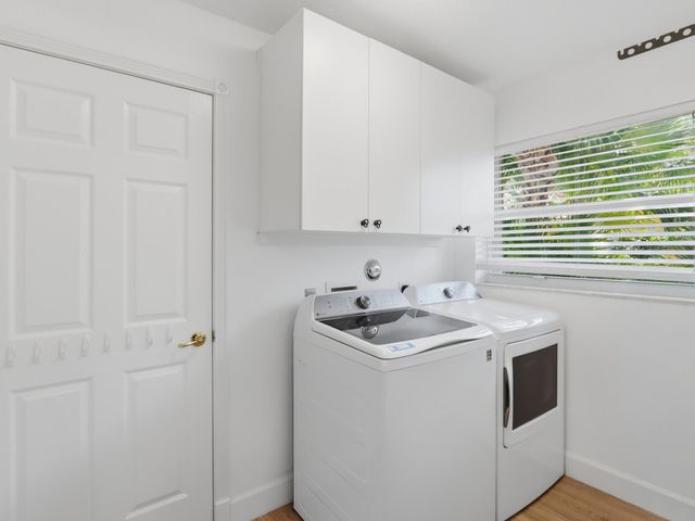 6839 Fiji Circle, Boynton Beach, FL 33437