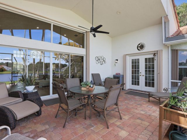 6839 Fiji Circle, Boynton Beach, FL 33437