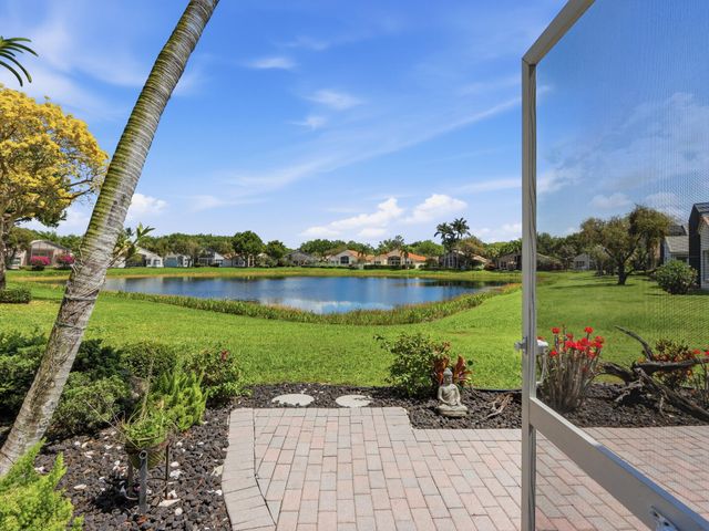6839 Fiji Circle, Boynton Beach, FL 33437