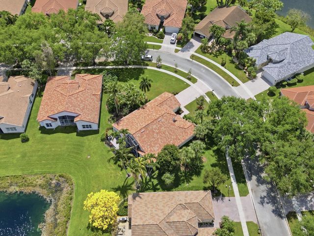 6839 Fiji Circle, Boynton Beach, FL 33437