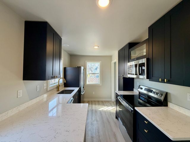 1320 6th Avenue N, Moorhead, MN 56560