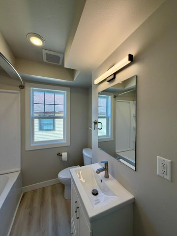 1320 6th Avenue N, Moorhead, MN 56560