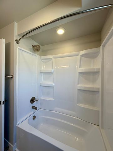 1320 6th Avenue N, Moorhead, MN 56560