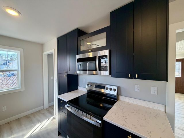 1320 6th Avenue N, Moorhead, MN 56560