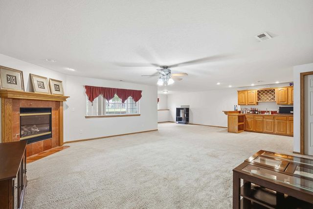 2810 N Beacon Hill Street, Wichita, KS 67220