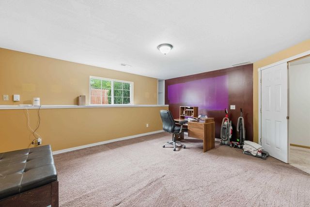 2810 N Beacon Hill Street, Wichita, KS 67220