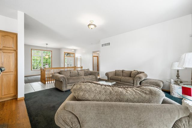 2810 N Beacon Hill Street, Wichita, KS 67220