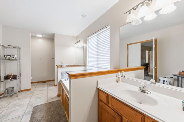 2810 N Beacon Hill Street, Wichita, KS 67220
