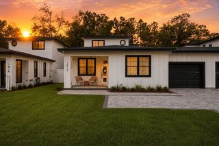 1012 FARMSTEAD STREET, Eustis, FL 32736