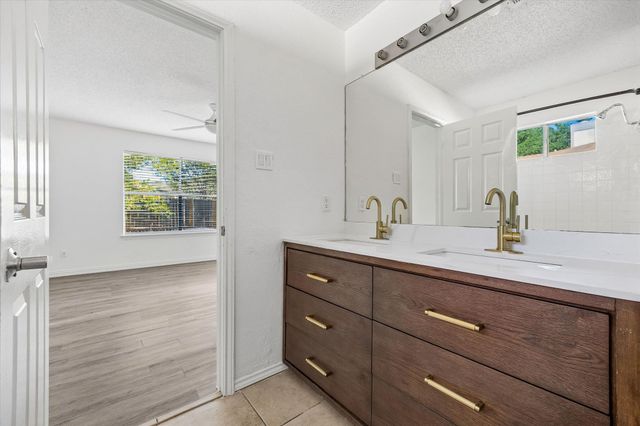 3204 Blazing Star TRL, Cedar Park, TX 78613