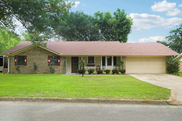 944 Moore Street S, Sulphur Springs, TX 75482