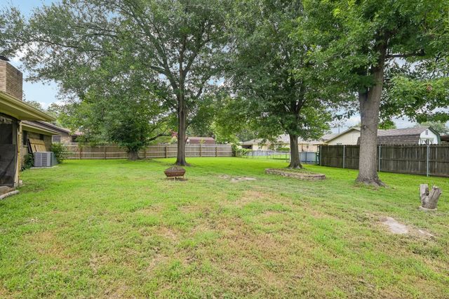 944 Moore Street S, Sulphur Springs, TX 75482