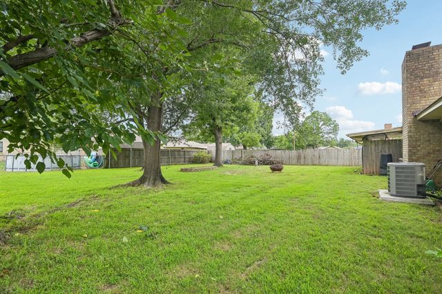 944 Moore Street S, Sulphur Springs, TX 75482