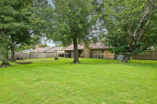 944 Moore Street S, Sulphur Springs, TX 75482