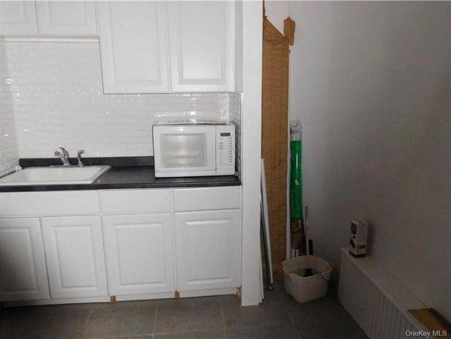 77 N Phillips Avenue, Speonk, NY 11972