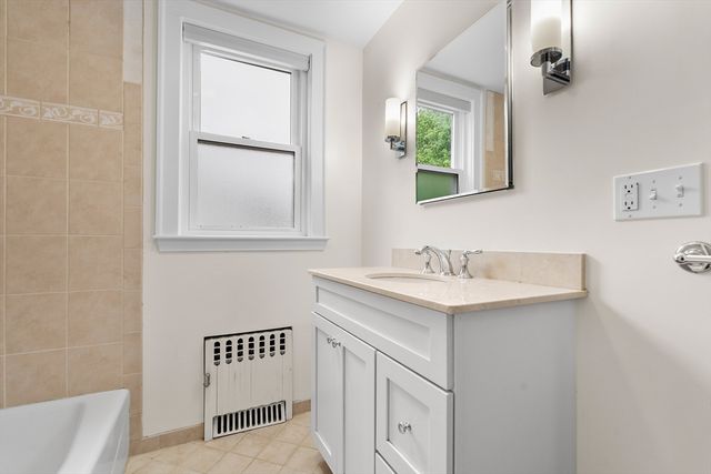 12 Vinewood Rd, Milton, MA 02186