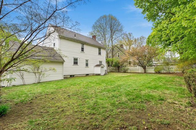 12 Vinewood Rd, Milton, MA 02186