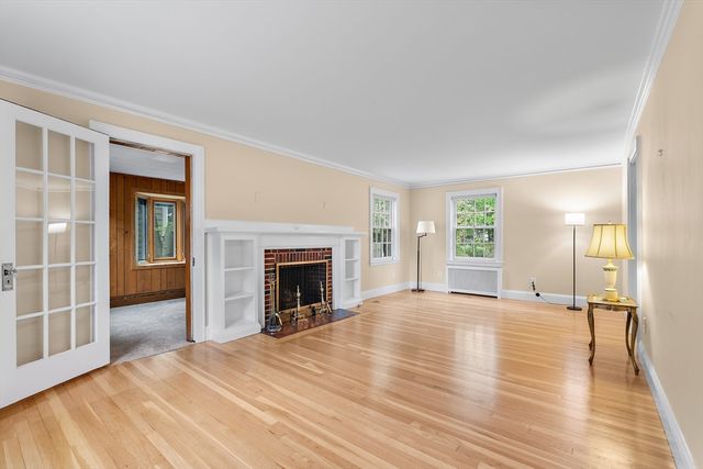 12 Vinewood Rd, Milton, MA 02186