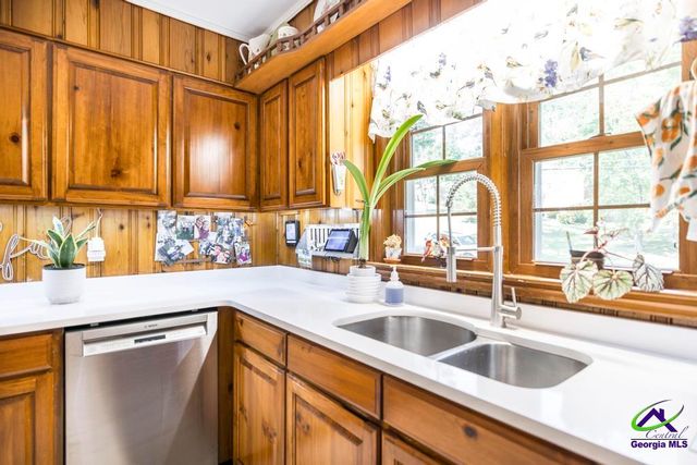 1943 Birchwood Way, Macon, GA 31211