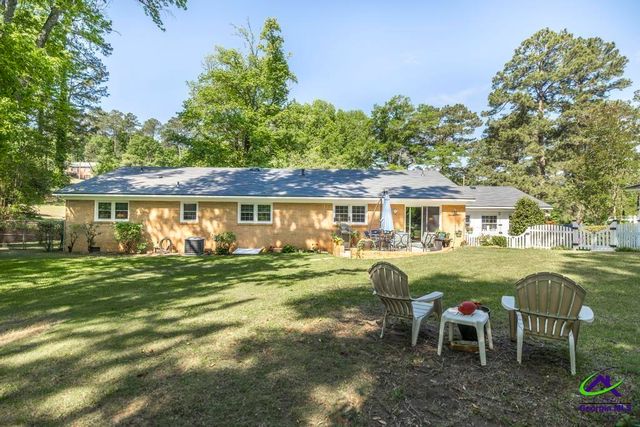 1943 Birchwood Way, Macon, GA 31211