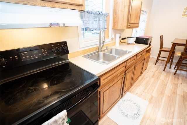 670 N Duckabush Drive N, Hoodsport, WA 98548