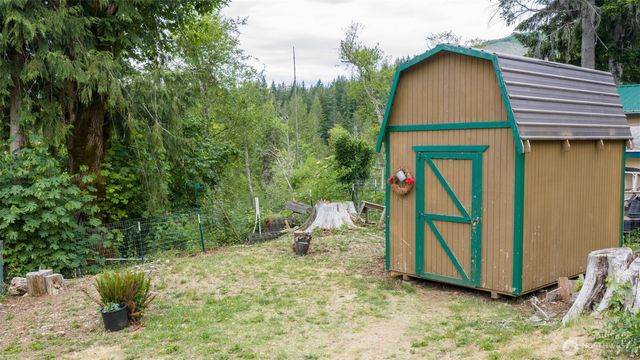 670 N Duckabush Drive N, Hoodsport, WA 98548