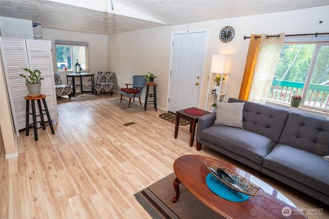 670 N Duckabush Drive N, Hoodsport, WA 98548