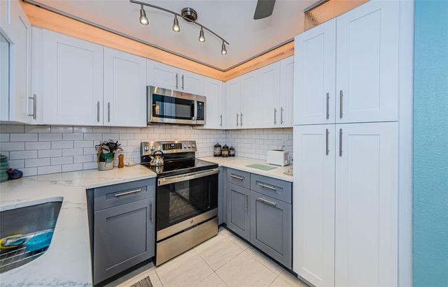 2700 BAYSHORE BOULEVARD 11307, Dunedin, FL 34698
