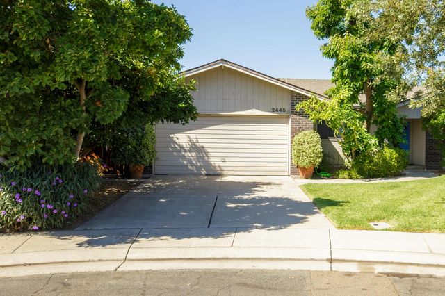 2445 Angel Dr, Stockton, CA 95209