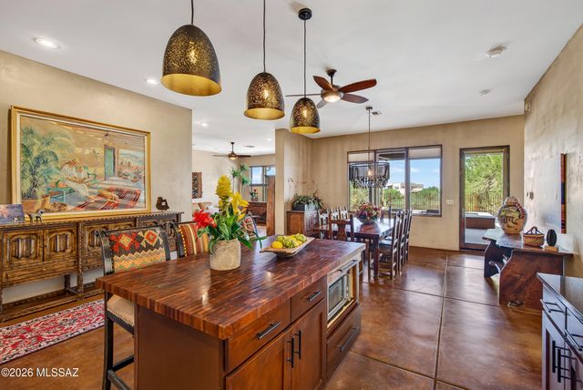 11599 N Adobe Village Place, Marana, AZ 85658