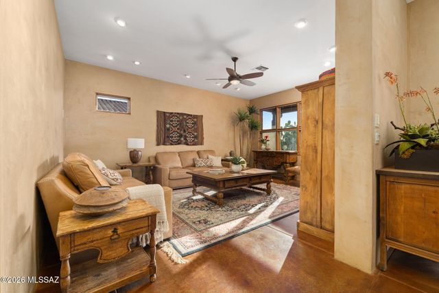 11599 N Adobe Village Place, Marana, AZ 85658