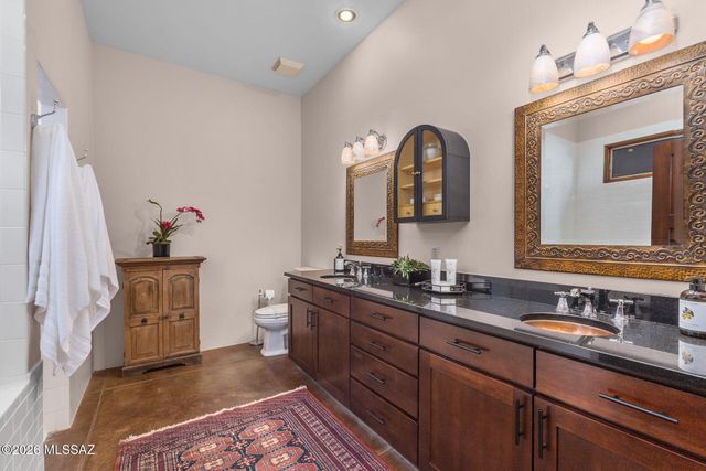 11599 N Adobe Village Place, Marana, AZ 85658