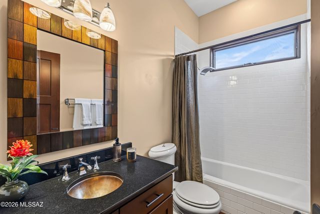 11599 N Adobe Village Place, Marana, AZ 85658