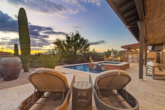 11599 N Adobe Village Place, Marana, AZ 85658
