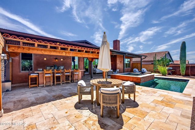 11599 N Adobe Village Place, Marana, AZ 85658