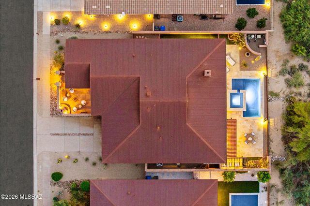 11599 N Adobe Village Place, Marana, AZ 85658